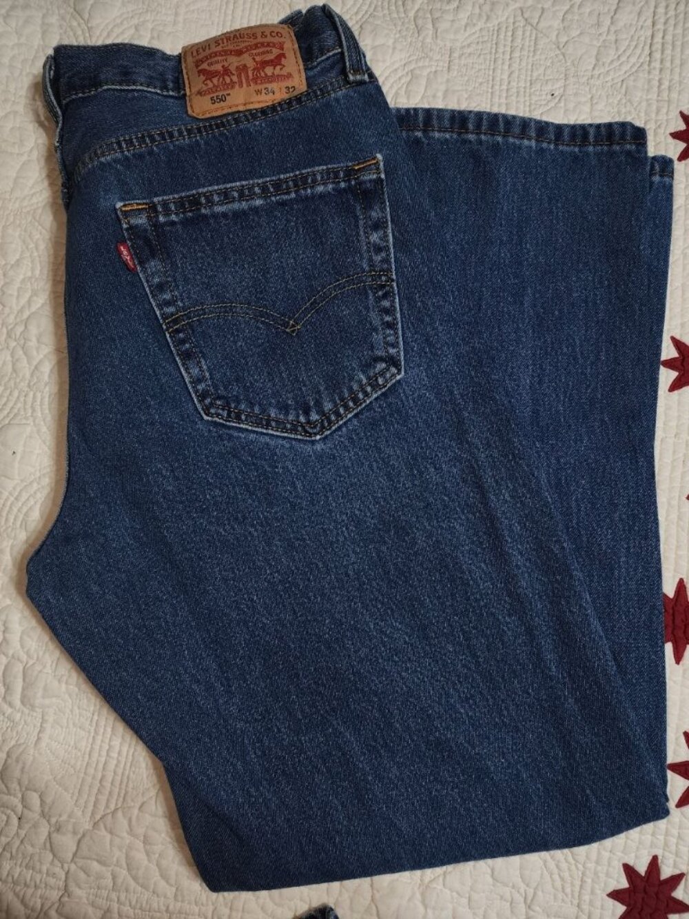 Levi’s 550 Relaxed Fit jeans, men’s size 34x32. Used very good condition